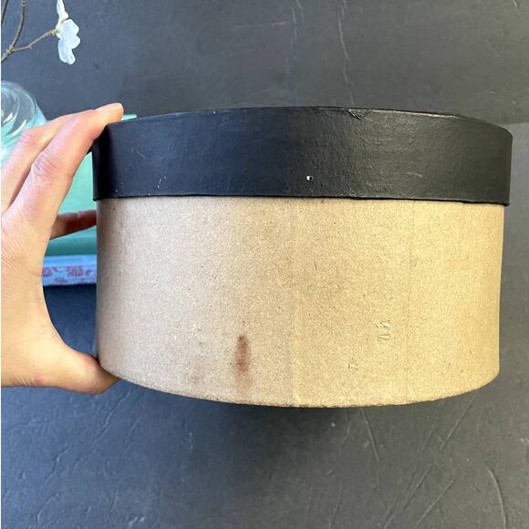 Vintage Hand Painted Cylinder Box Cardboard - Picture 5 of 9